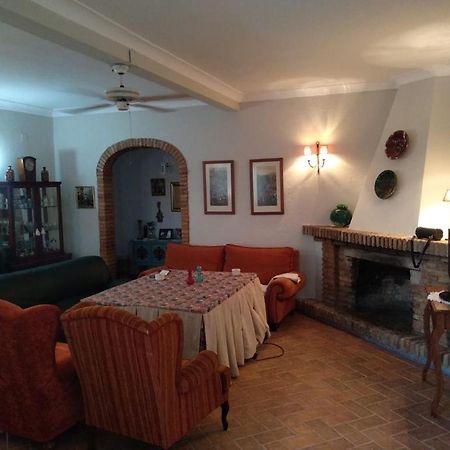 Villa Flores Утрера Экстерьер фото