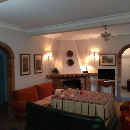 Villa Flores Утрера Экстерьер фото